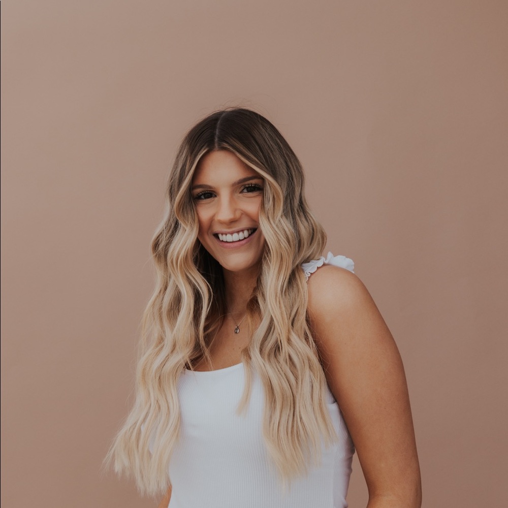 Meet your Posher, Caitlin